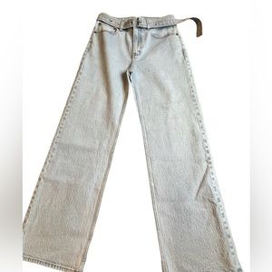 Abercrombie 90’s Relaxed Jean with belt